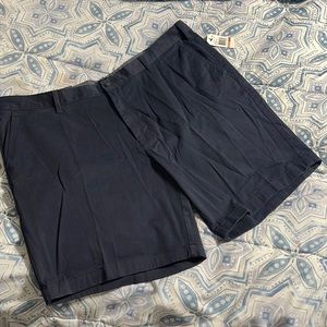 NWT men’s Navy Nautica shorts 42 Inseam is 8.5"